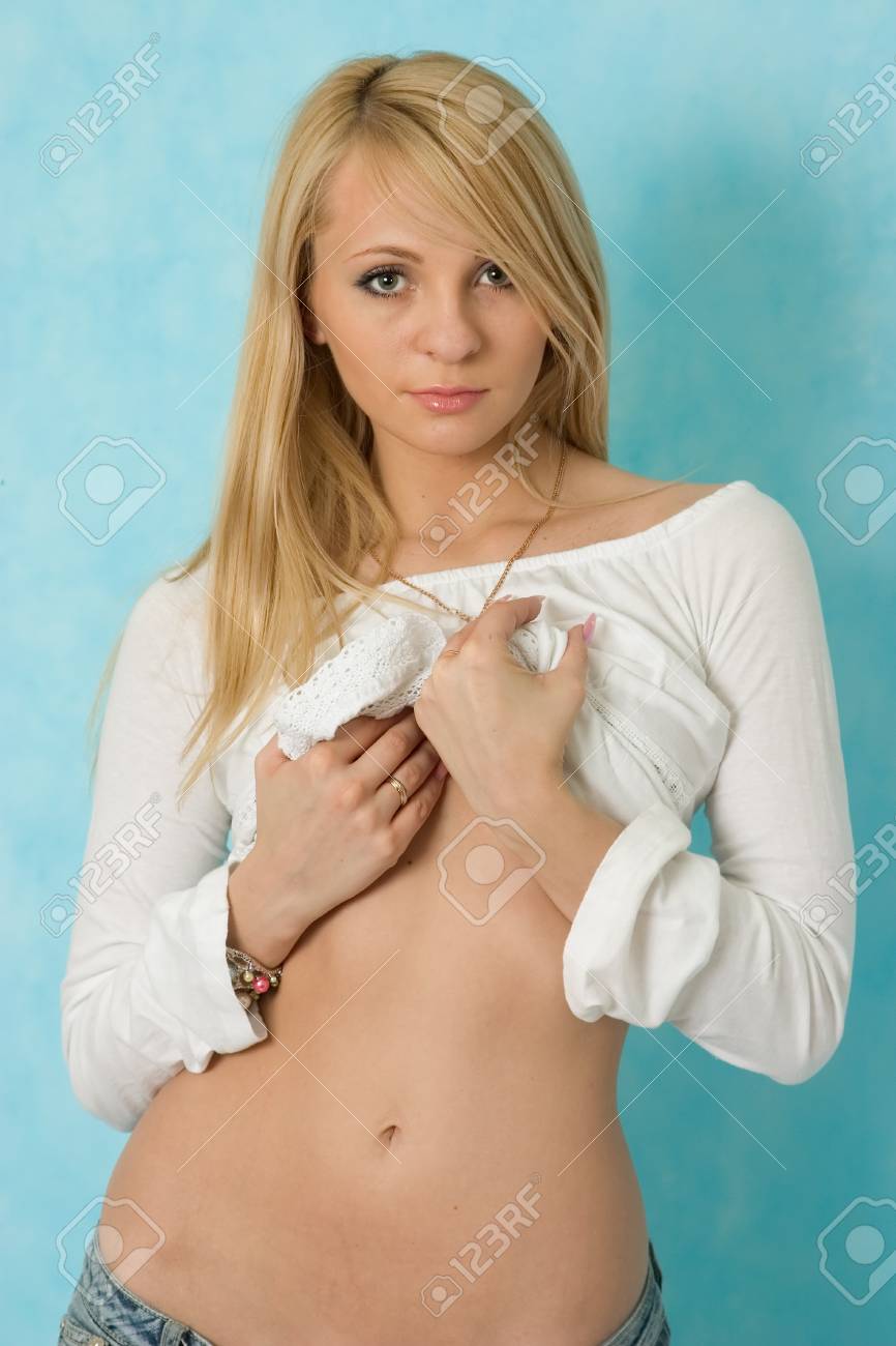 cody belue reccomend girl lifting her shirt pic