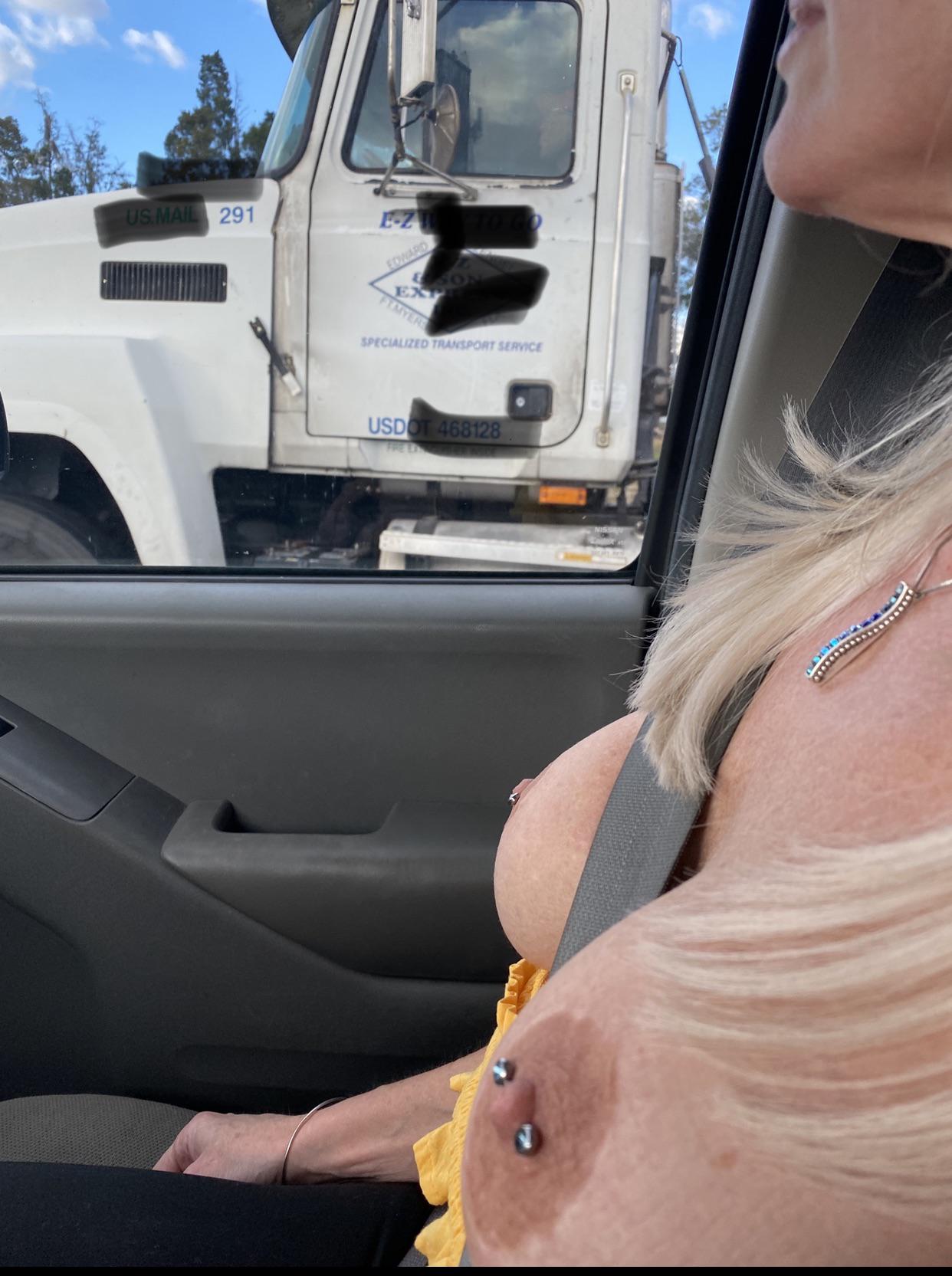 deanne peacock reccomend flashing pussy to truckers pic