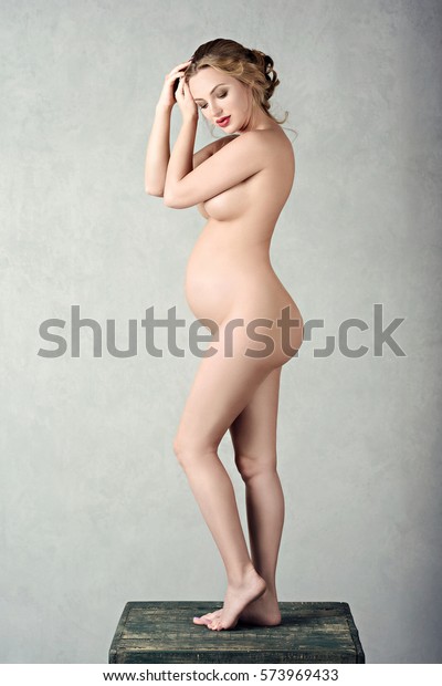 cy iam add nude lady photos photo