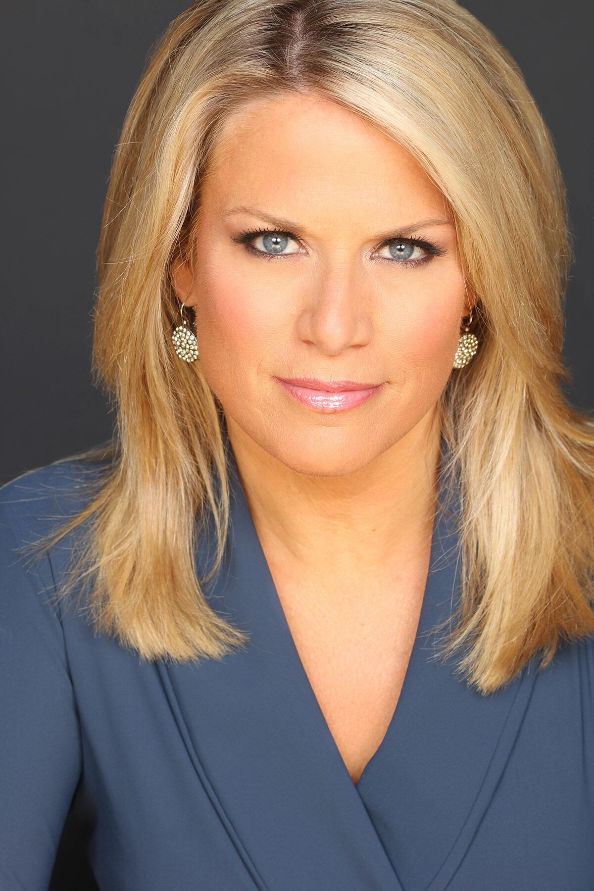 anusha bansal reccomend Martha Maccallum Sexy