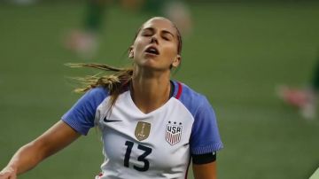 angel abit reccomend Alex Morgan Jerk Off