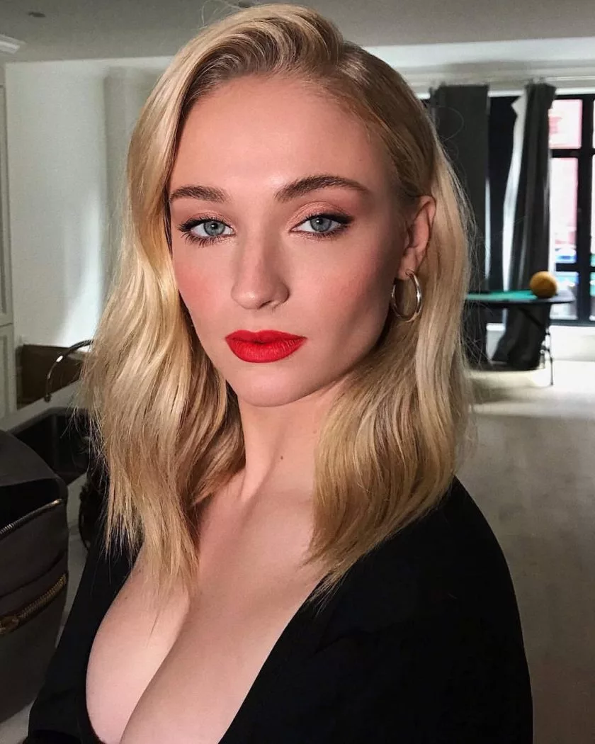 adrian vrabie reccomend sophie turner pussy pics pic