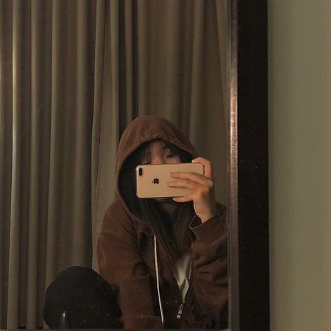 Asian Girl Mirror Selfie picture woman