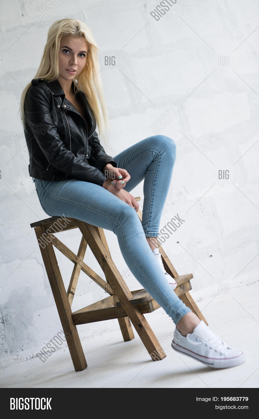 sexy blonde in jeans