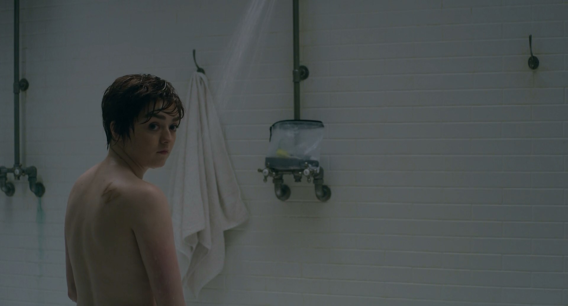 maisie williams nude the falling