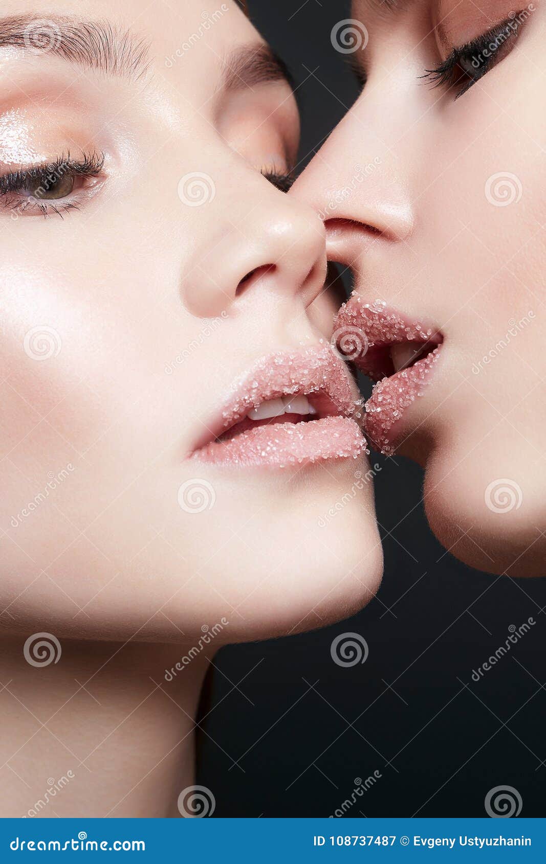 blake vita reccomend Teen Lesbians French Kiss