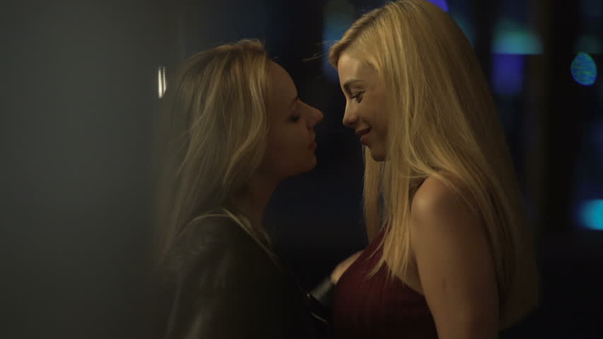 lesbian kiss music video