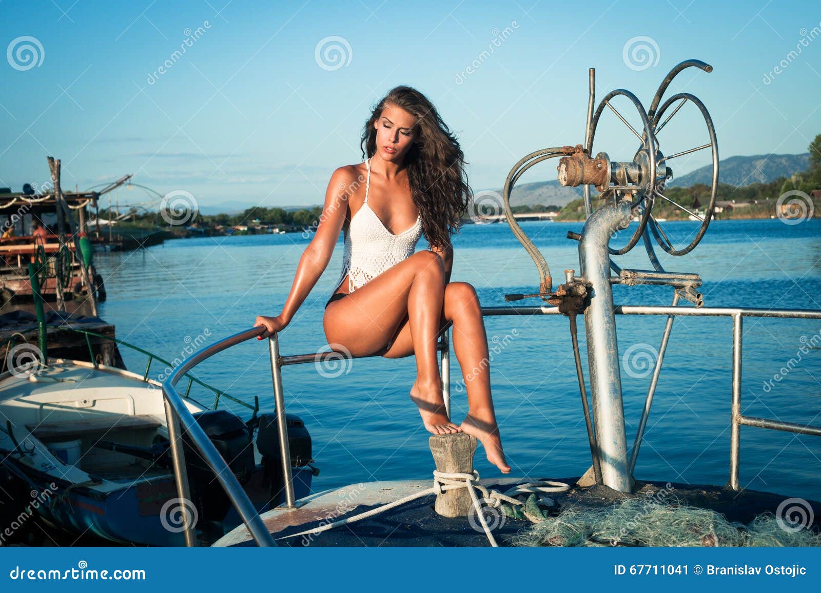 Woman Pretty Woman Bathing Suit Pretty Woman Woman Fishing pirn comics