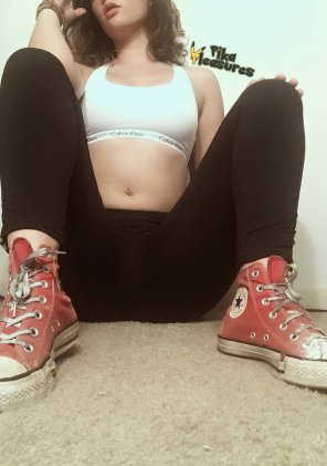 colette roe reccomend naked girls in converse pic
