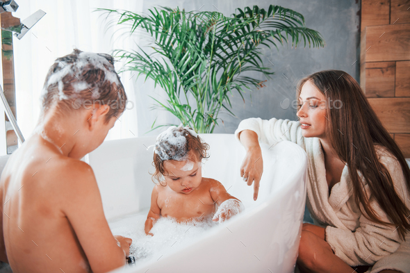 dina as reccomend mother and son bathing pic