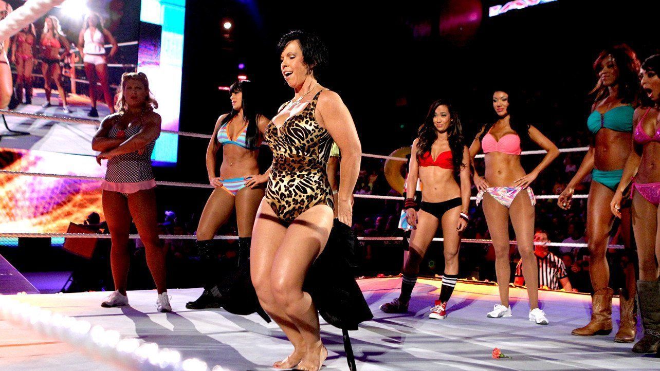 crystal beggs add photo vickie guerrero sex tape
