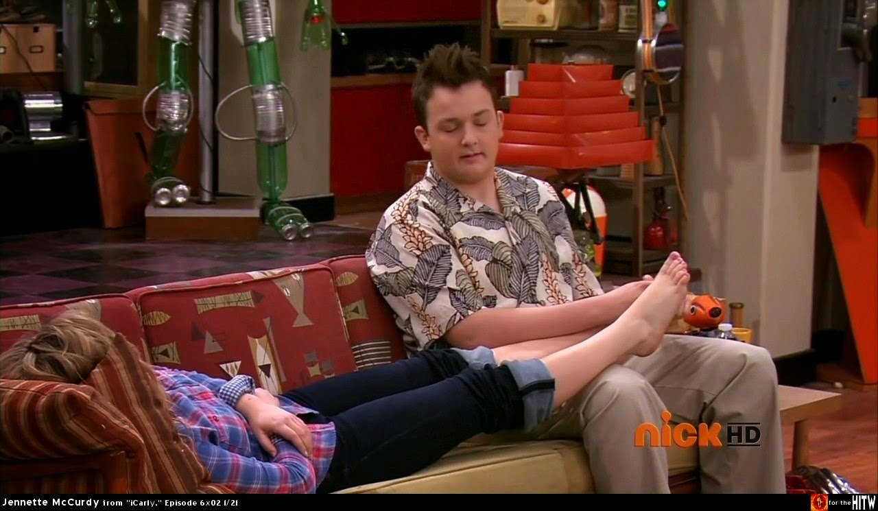 jennette mccurdy foot massage