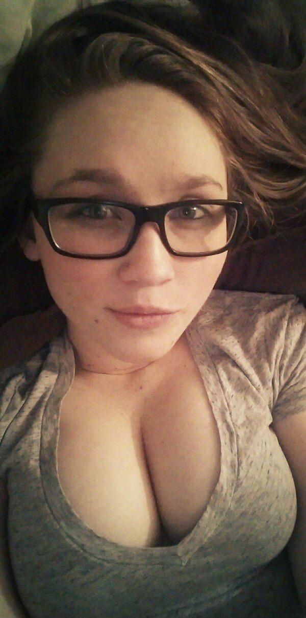 abbas dashti reccomend teen cleavage selfie pic
