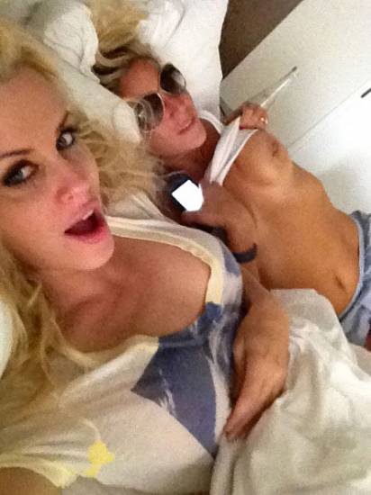 amber golde reccomend jenny mccarthy nude selfie pic