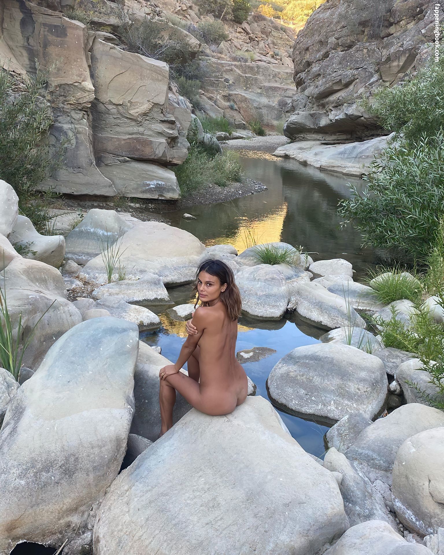 beth lints reccomend Nathalie Kelley Nude Pics