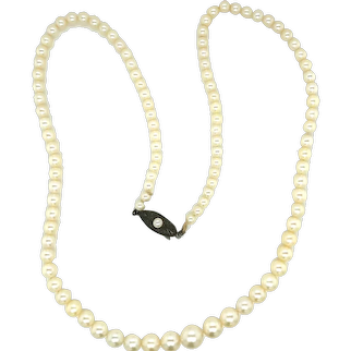 affect 3d pearl necklace