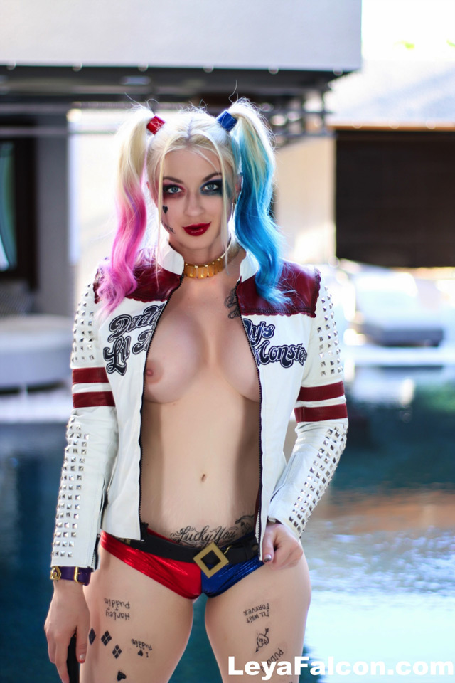 carly mountain reccomend sexy harley quinn cosplay porn pic