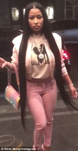 Nicki Minaj Booty In Jeans hornsey road