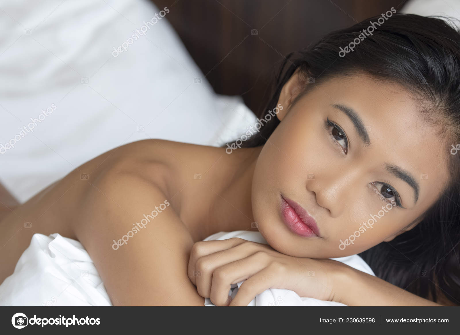 Gorgeous Nude Asian Women white cocks