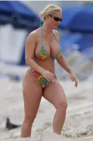 alicia choate add croatian president in a bikini photo