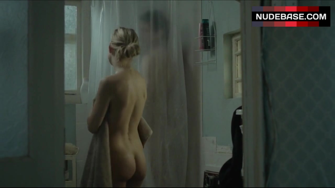 amandeep athwal reccomend kate hudson nude butt pic
