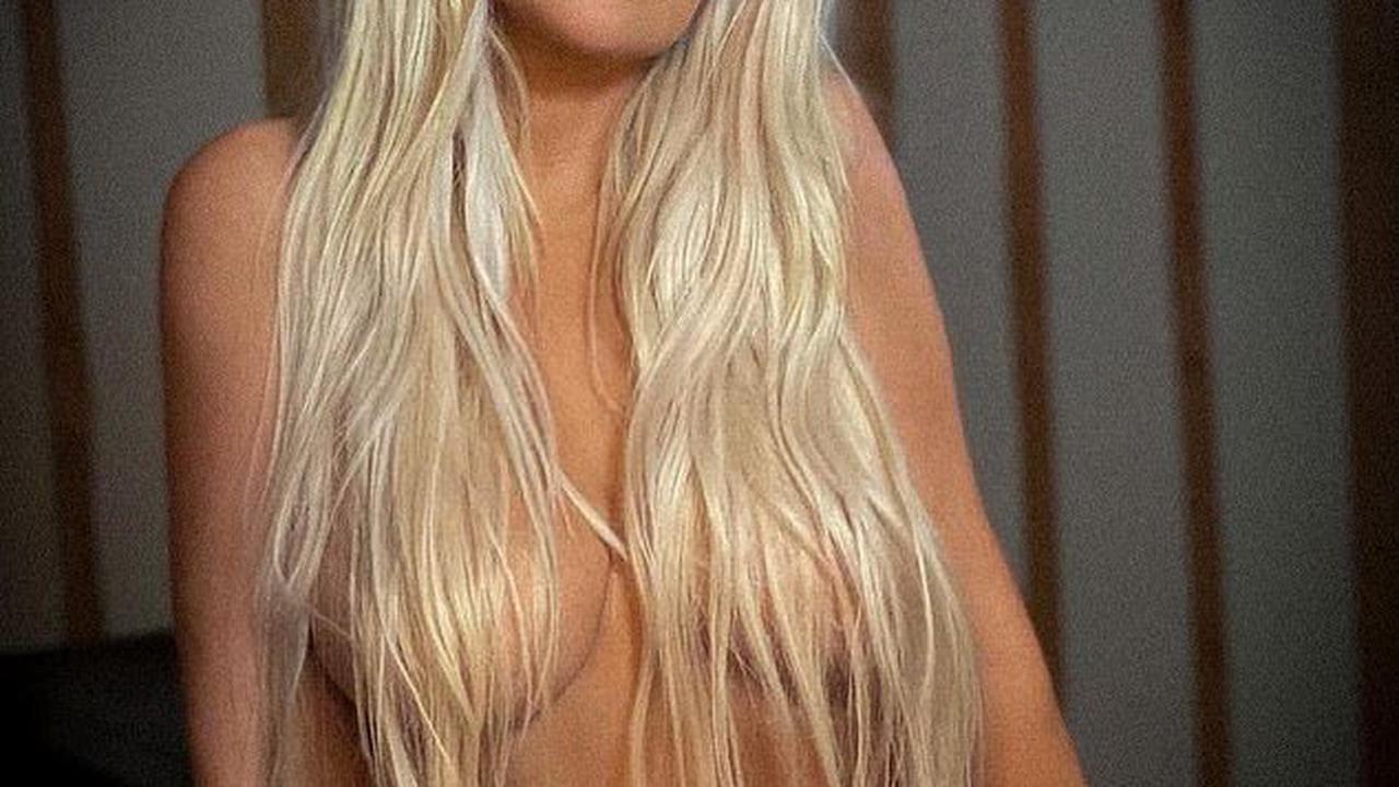 aimee yerkes reccomend Christina Aguilera Topless Pic