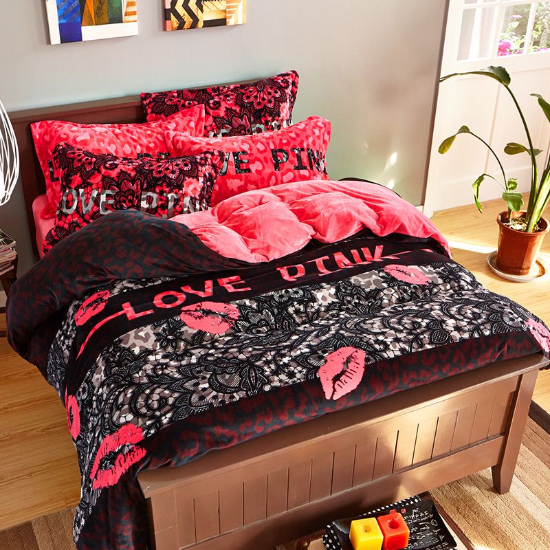 diana chi reccomend Victoria Secrets Bedspread