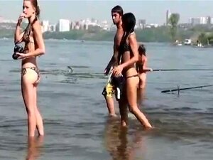 ade novianty reccomend Fishing With Luiza Nude