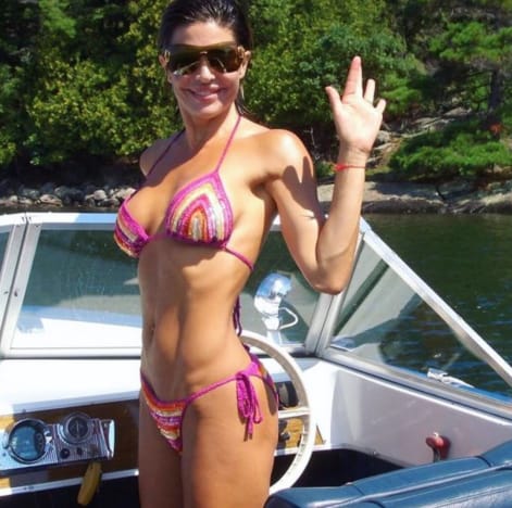 anthony guevarra reccomend lisa rinna hot pic