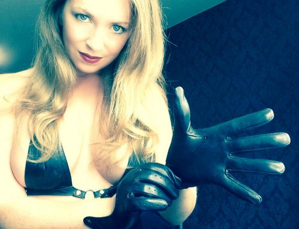 alicia gonsalves reccomend Mistress T Leather Gloves