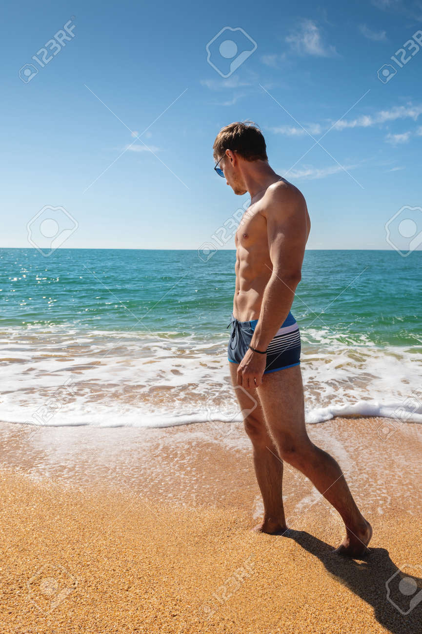 amanda lott reccomend Naked Guys At The Beach