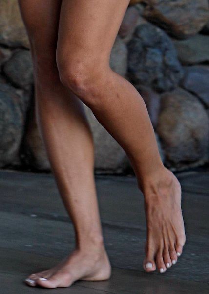 clara meza reccomend Pamela Anderson Feet Pics