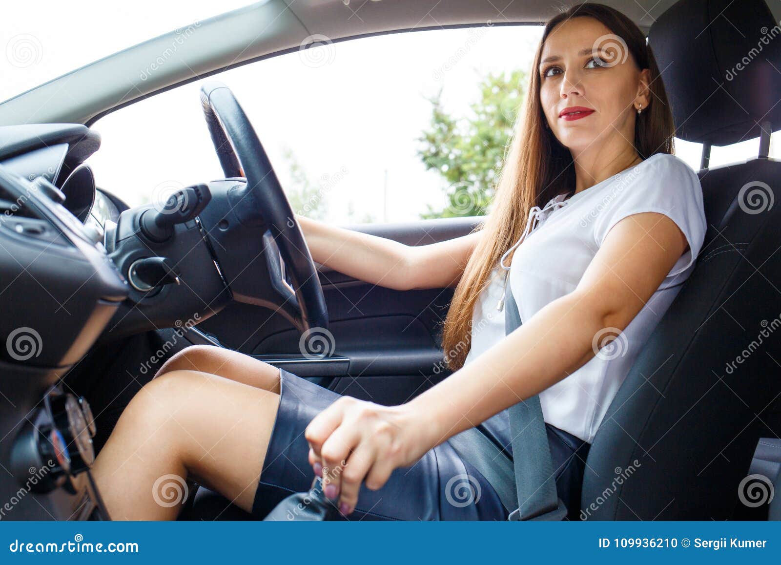 Women In Short Skirts Driving Cars girl desktop