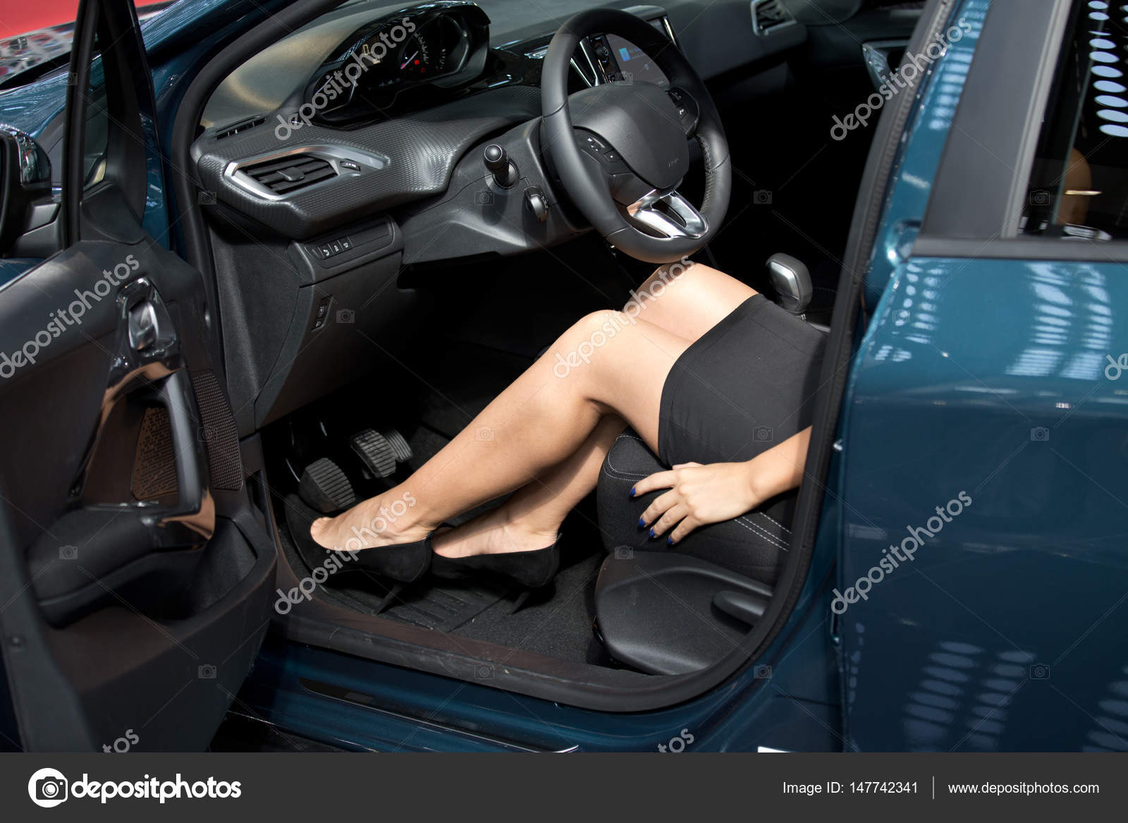 Best of Women in short skirts driving cars